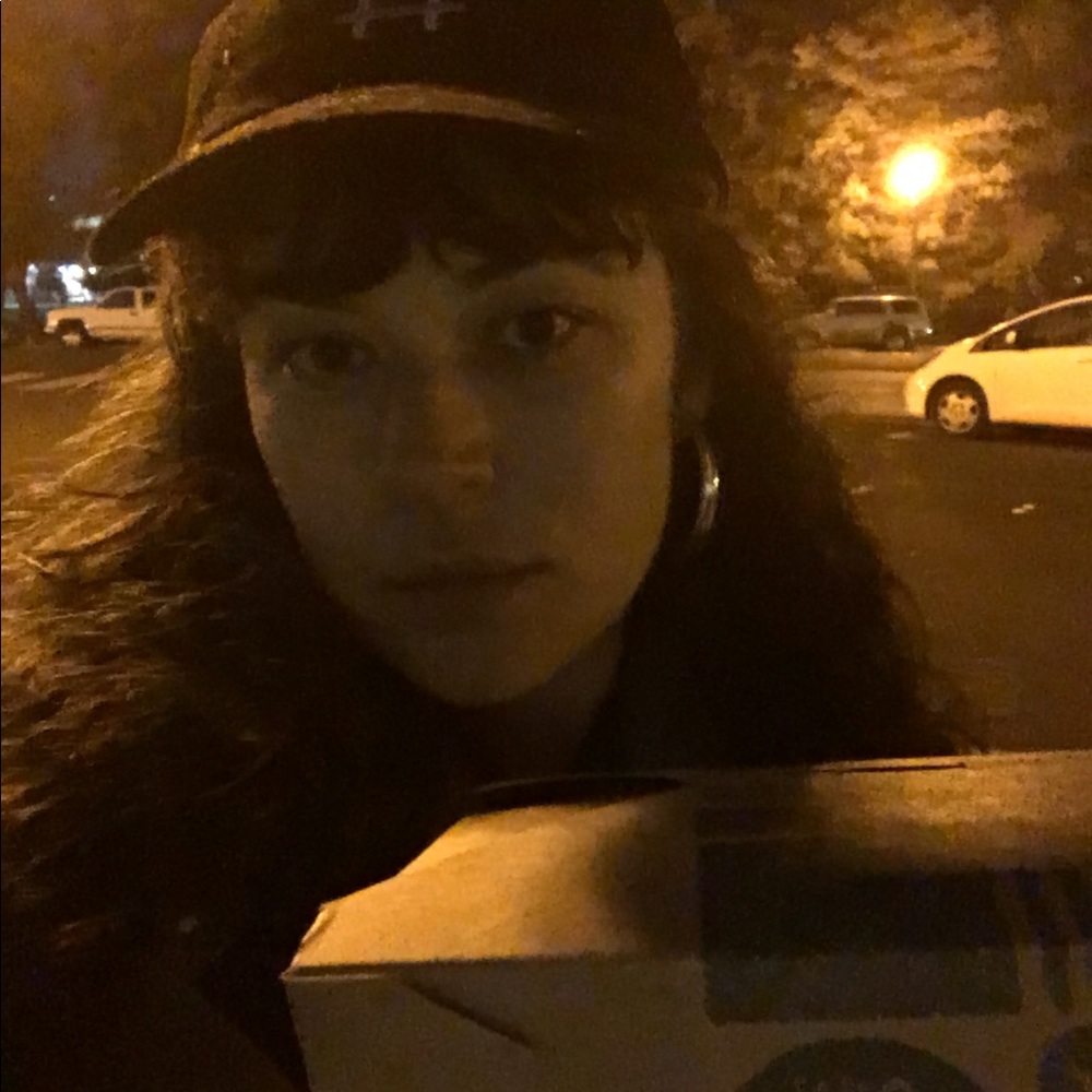 Meet your Posher, Dinah